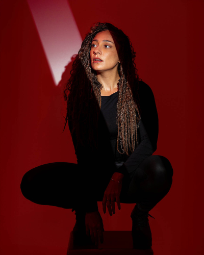 LOYANE-POR-DANIEL-MARINS-121-edit-4x5-SRGB-1500px